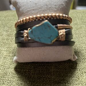 Turquoise and gold colored beaded Leather Bracelet NWOT